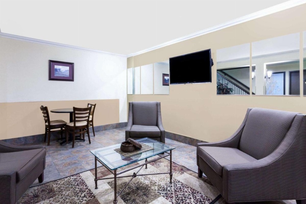 Days Inn by Wyndham Bellingham Image 27