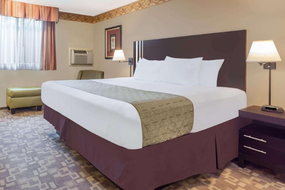 Days Inn by Wyndham Bellingham Image 30