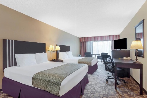 Days Inn by Wyndham Bellingham image 5