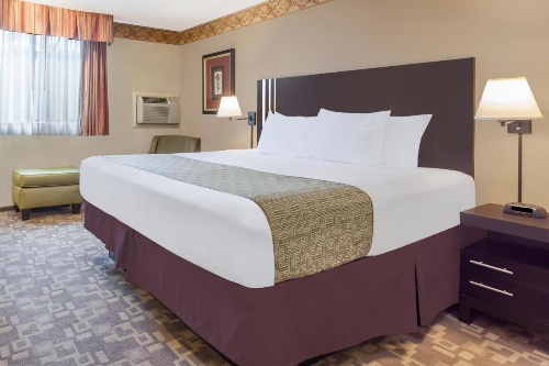 Days Inn by Wyndham Bellingham image 7