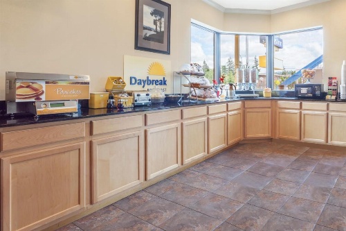 Days Inn by Wyndham Bellingham image 8